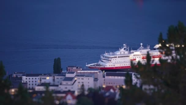 Cruise Liner Ferry Port Molde Early Morning Tilt Shift High — Vídeo de stock