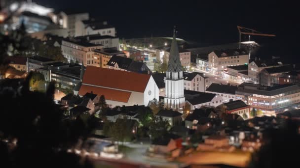 Molde Ciudad Miniaturizada Puerto Por Noche Ferry Saliendo Del Puerto — Vídeos de Stock