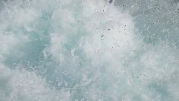 Een Close Van Het Woedende Schuimwater Slow Motion Loop Video — Stockvideo