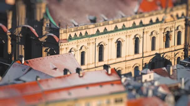Letecký Pohled Pražské Staré Město Čerstvý Sníh Střechách Zemi Zpomalení — Stock video