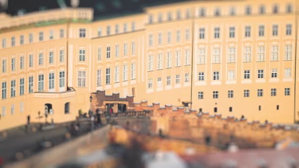 Multidões Turistas Passeiam Pelo Castelo Praga Inverno Hoarfrost Nos Telhados — Vídeo de Stock
