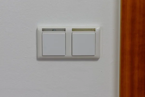 Interruptor Luz Interruptor Mecânico Plástico Cor Branca Instalado Uma Parede — Fotografia de Stock