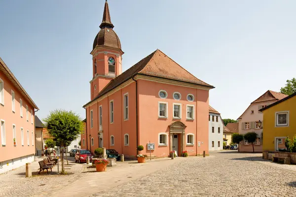 特鲁奇特林根的侯爵教堂 Margrave Church Treuchtlingen 是魏恩堡中央法兰西区的一个城镇 是一座福音路德教会的教堂建筑 采用侯爵风格 — 图库照片