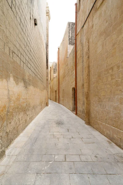 Eski ve dar bir ortaçağ kasabası olan Mdina, Malta 'nın güzel manzarası
