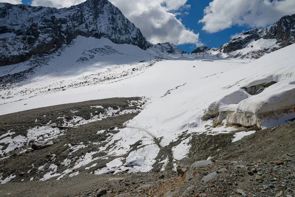 Stubai Buzulu 'ndan (Stubaier Gletscher) Avusturya Alpleri, Stubai Vadisi (Stubaital), Tyrol, Avusturya, Avrupa