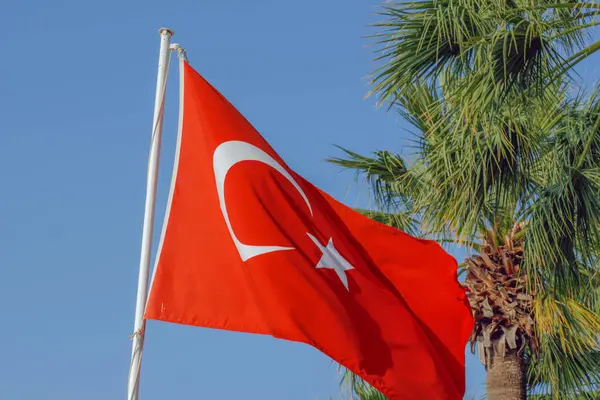 Tłumaczenie Turcja Flaga Wietrze — Zdjęcie stockowe