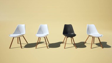 Bir yüz karası pazarlama konsepti, bir sandalye seti ama bir sandalyesi farklı görünüyor ve farklı düşünüyor, iş dünyasındaki bir yüz karası gibi. Pazarlama stratejisi, akıntıya karşı yüzen bir balık gibi pazarlama stratejisi.