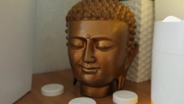 仏像の頭の近くに石膏から 高品質4K映像 — ストック動画