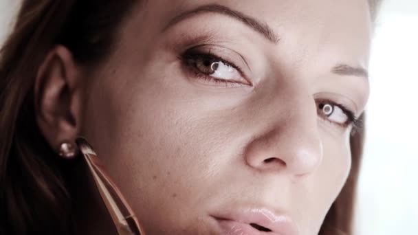 Retrato Uma Mulher Graciosa Maquilhar Imagens Alta Qualidade — Vídeo de Stock
