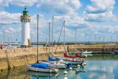 Quibreon yarımadasındaki eski Haliguen limanı, Brittany, Fransa