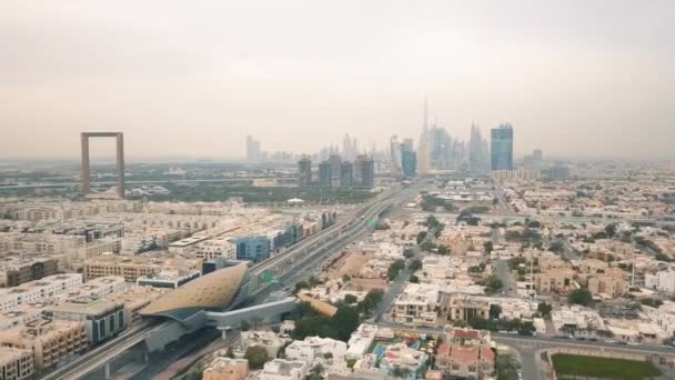 Luchtfoto Van Dubai Frame Oriëntatiepunt Tijdens Zonsondergang Dubai Verenigde Staten — Stockvideo