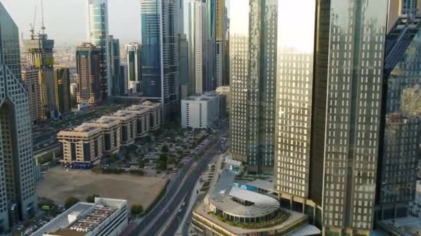 Widok Dubaj Lotnicze Drony Latają Nad Futurystyczną Dzielnicą Dubai Marina — Wideo stockowe