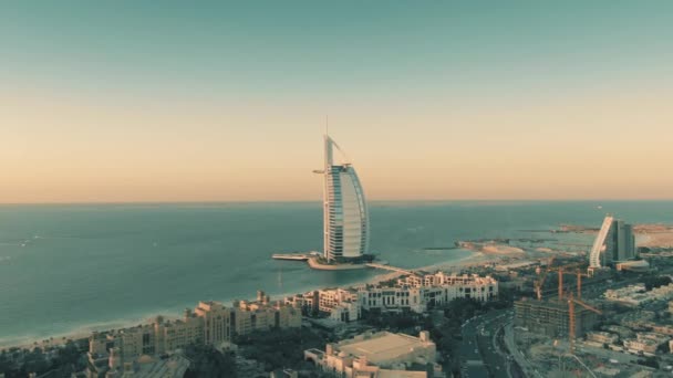 Дубай Объединенные Арабские Эмираты Вид Воздуха Сук Мадинат Джумейра Бурдж — стоковое видео