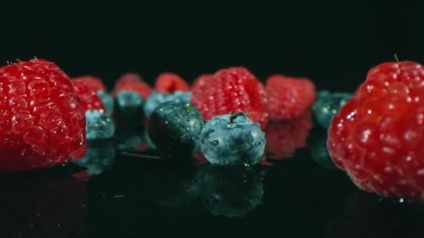 Blueberry Strawberry Closeup View — Stockvideo