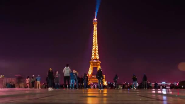 パリの夜のエッフェル塔のタイムラプスフランス — ストック動画