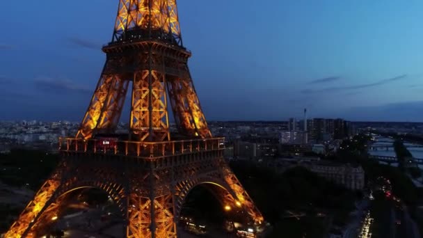 Eiffel Tower Close Night — Stockvideo