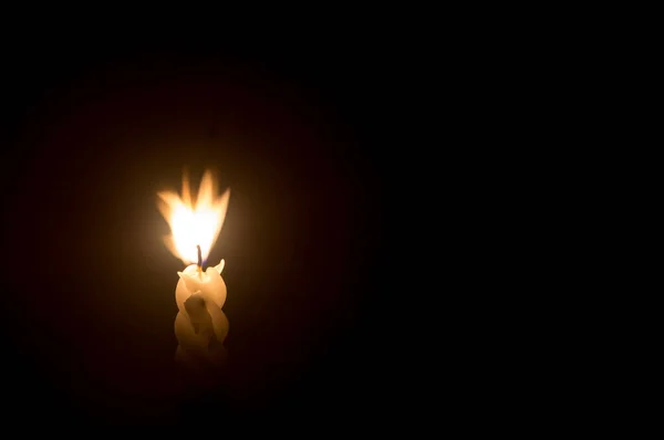 Blurred Photo Single Burning Candle Flame Light Glowing Spiral White — Stock Photo, Image