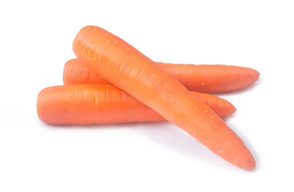 Tre Carote Arancioni Vegetali Pila Sono Isolate Sfondo Bianco Con — Foto Stock