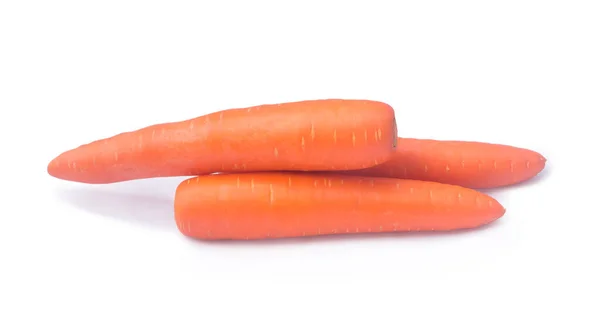 Trois Carottes Orange Légumes Pile Sont Isolés Sur Fond Blanc — Photo