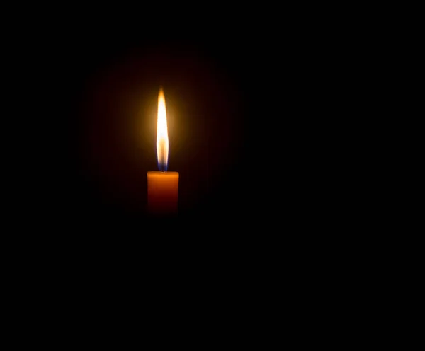 Одне Палаюче Свічкове Полум Або Світло Світиться Помаранчевій Свічці Чорному — стокове фото
