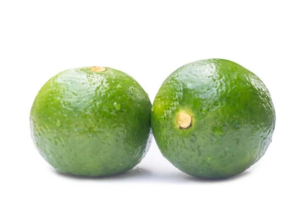 Deux Fruits Verts Citron Avec Une Certaine Goutte Sur Eux — Photo