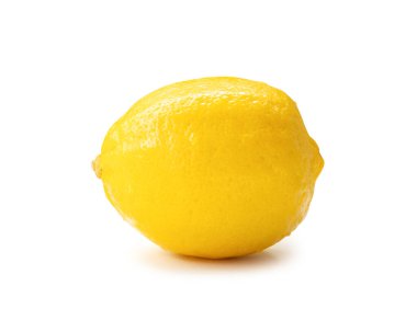 Tek ve güzel sarı limonlar beyaz arka planda kırpma yolu ile izole edilir..