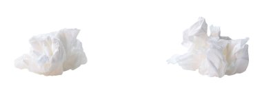 Tuvalette ya da tuvalette kullanıldıktan sonra buruşmuş kağıt top seti beyaz arka planda kırpma yolu ile izole edilir.