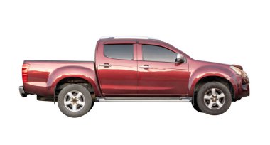 Kırmızı kamyonetin yan görüntüsü kırpma yolu ile beyaz arkaplanda izole edilmiştir.