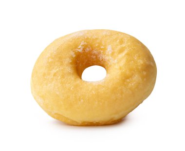 Tek kahverengi tarçınlı çöreğin ön görüntüsü beyaz arkaplanda izole edilmiştir..