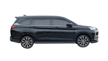 Siyah SUV aracının yan görünümü kırpma yolu ile beyaz arkaplanda izole edilmiştir.