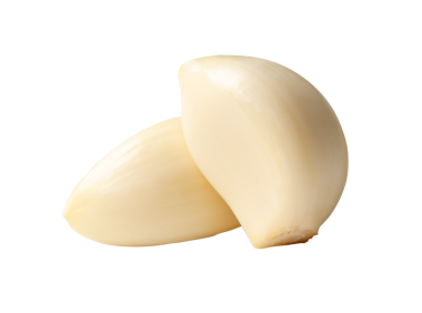 Png dosya biçiminde kırpma yolu ile izole edilmiş soyulmuş sarımsak karanfillerinin yan görünümü