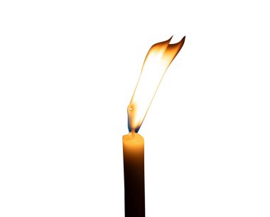 Küçük beyaz bir mum üzerinde parlayan tek bir yanan mum ya da ışık kırpma yolu ile beyaz arkaplanda izole edilir..