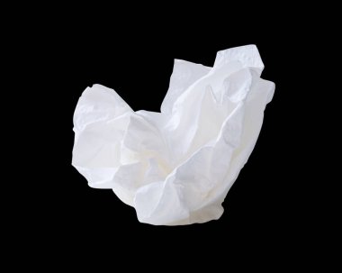 Vidalanmış ya da buruşmuş beyaz kağıt topun yan görünümü kırpma yolu ile siyah arkaplanda izole edilir.