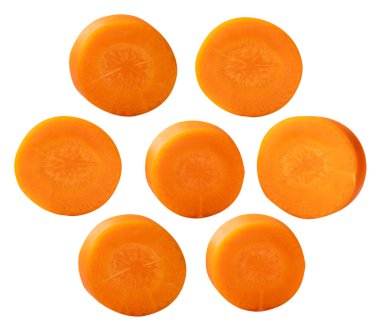 Yuvarlak biçimli güzel turuncu havuç kümesi beyaz arka planda kırpma yolu ile izole edilmiştir..