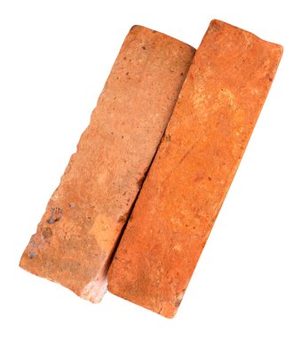 Eski kırmızı veya turuncu tuğlaların üst görünümü kırpma yolu ile beyaz arkaplanda izole edilir.