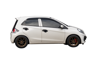 Beyaz mini veya küçük arabanın yan görünümü png dosya biçiminde kırpma yolu ile izole edilir.