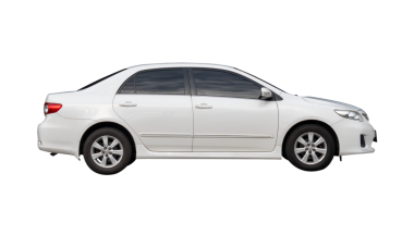 Beyaz sedan aracın yan görünümü png dosya biçiminde kırpma yolu ile izole edilmiştir.