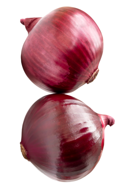 Yığındaki kırmızı veya mor soğanların yan görünümü png dosya biçiminde kırpma yolu ile izole edilir.