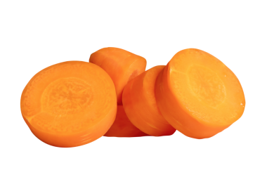 Turuncu havuç dilimlerinin ön görünümü ya da yığın içindeki parçalar png dosya biçiminde kırpma yolu ile izole edilir.