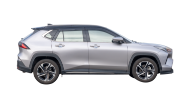 Küçük gri SUV spor arabasının yan görünümü png dosya biçiminde kırpma yolu ile izole edilmiştir.