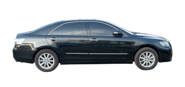 Siyah spor sedan aracın yan görünümü png dosya biçiminde kırpma yolu ile izole edilmiştir.