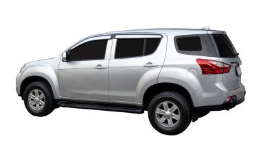 Zarif beyaz veya gümüş renkli SUV spor arabanın yan görünümü kırpma yolu ile beyaz arkaplanda izole edilmiştir.