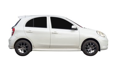 Mini veya küçük beyaz spor hatchback araba yan görünümü kırpma yolu ile beyaz arka planda izole edilir.