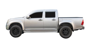 Gümüş kamyonetin yan görüntüsü kırpma yolu ile beyaz arka planda izole edilmiştir.