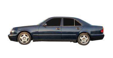 Koyu mavi spor sedan aracın yan görünümü png dosya biçiminde kırpma yolu ile izole edilmiştir.