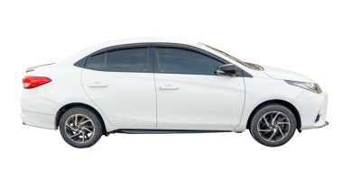 Beyaz spor araba yan görünümü kırpma yolu ile beyaz arkaplan izole edilir.