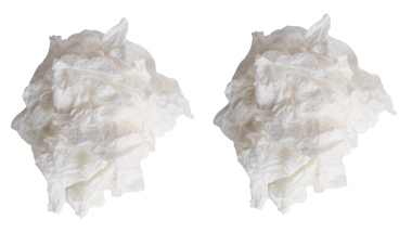 Üst görünüm seti vida veya buruşmuş beyaz kağıt top png dosya biçiminde kırpma yolu ile izole edilir.