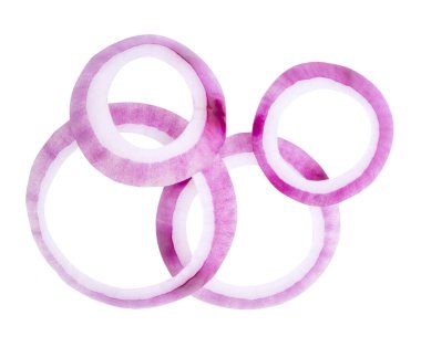 Taze kırmızı ya da mor soğan halkalarının ya da yığın halinde dilimlerin üst görünümü kırpma yolu ile beyaz arkaplanda izole edilir..