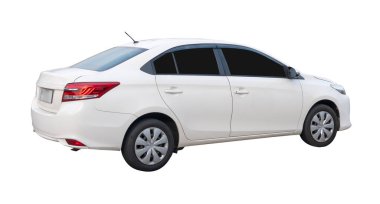 Beyaz spor arabasının sağ tarafı ve arka tarafı kırpma yolu ile beyaz arkaplanda izole edilmiştir..