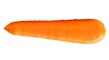 Taze turuncu bir havuç beyaz arka planda kırpma yolu ile izole edilir..